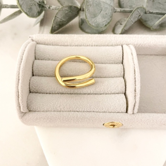 925 Sterling Silver Gold Bar Ring Minimalist Ring Dainty Gold Vermeil Ring - Picture 5 of 8